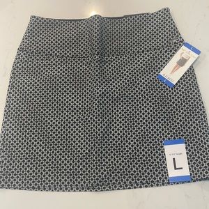 SC and Co 360 degree tummy control skort NWT large